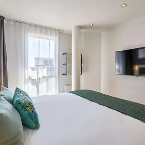 Aparthotel & Adagio ****